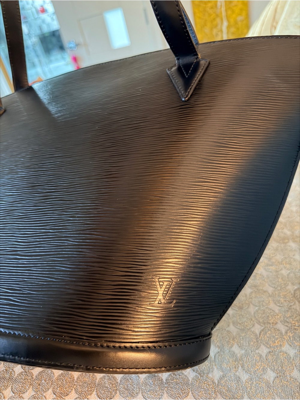 Louis Vuitton Black Epi Leather Shoulder Bag - Picture 4 of 9